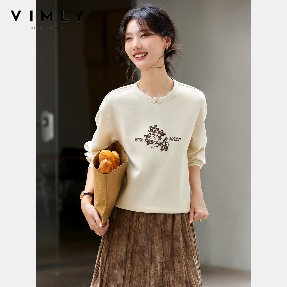 

VIMLY Casual Women Sweatshirts Floral Embroider Autumn 2025 Apricot Knitted Female Sweatshirt Sporty Round Neck Ladies Top A2197