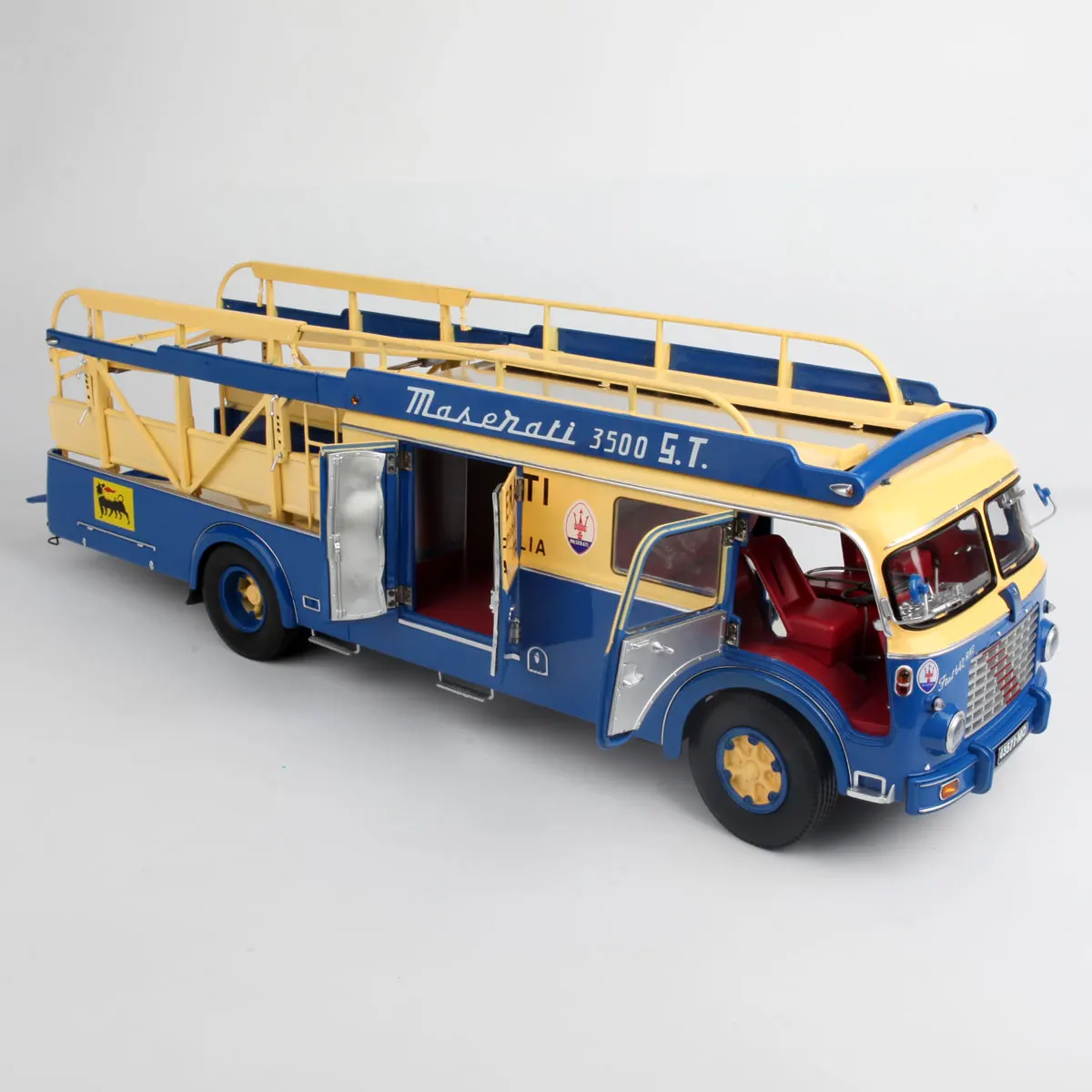 CMR 1:18 مقياس دييكاست سبيكة مازيراتي شاحنة نقل مقطورة لعب السيارات نموذج الكلاسيكية الكبار هدايا تذكارية عرض ثابت