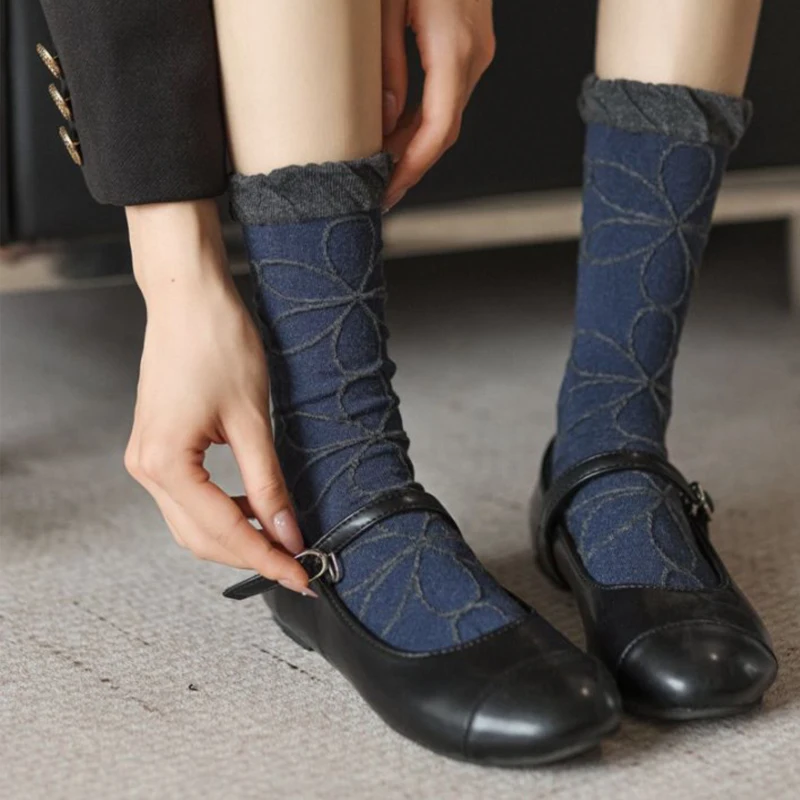 1/5 Paar marineblaue Retro-Damen-Mid-Tube-Socken, modische klassische Textur, gerollte Kanten für alle Jahreszeiten, künstlerische Freizeitsocken – Detail 5