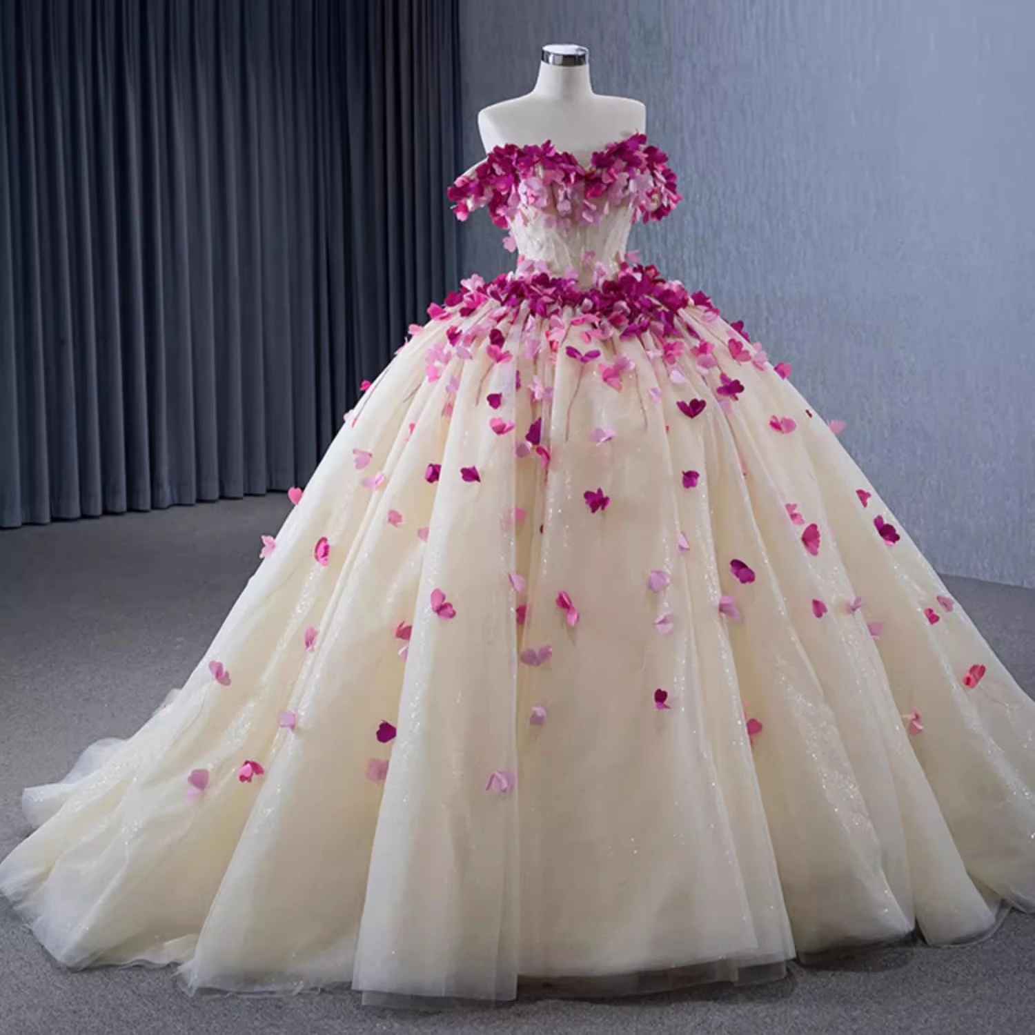 Aangepaste Mexicaanse Vrouwen Verjaardagsfeestje Jurken V-hals Kralen Bloem Baljurk Prom Dansen Slijtage Vestido De 15/16 Quinceanera