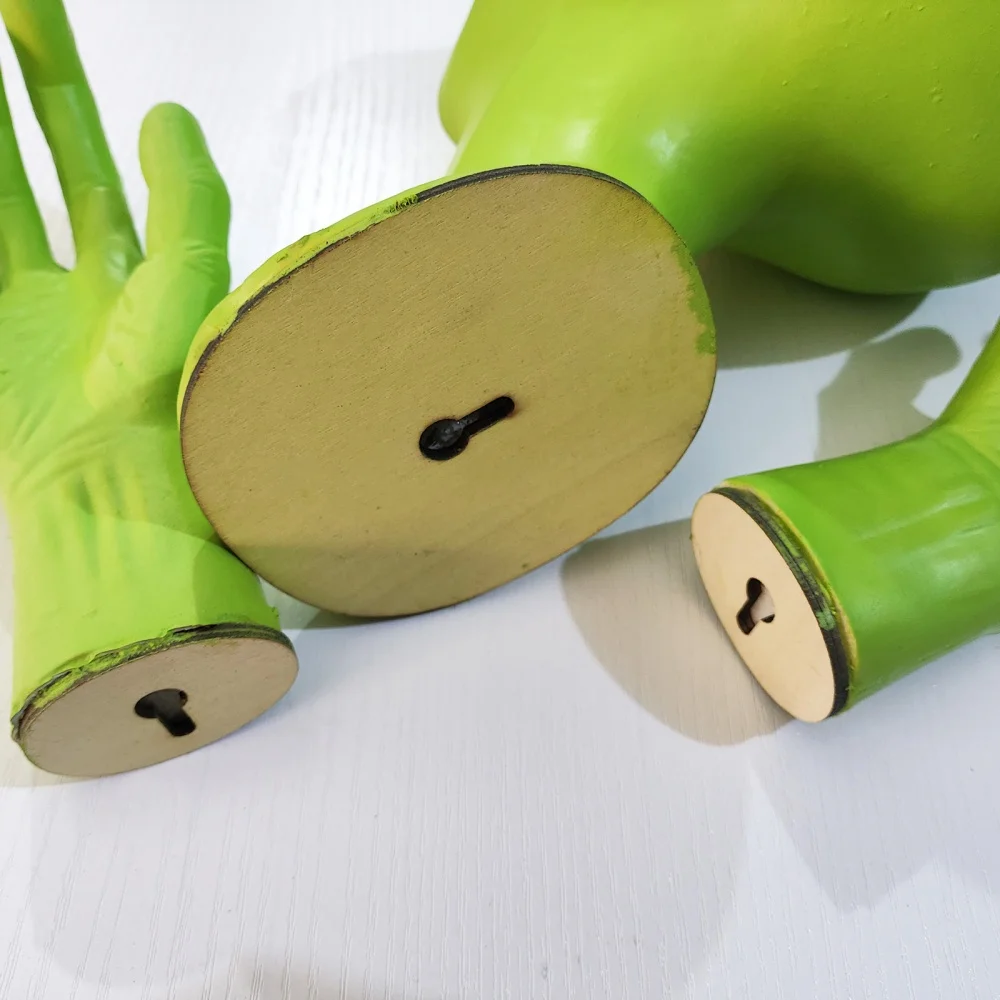 Green Alien UFO Visitor interior decoration Extraterrestrial Organism Monster Study Living Room Wall Hanging Ornament Decoration