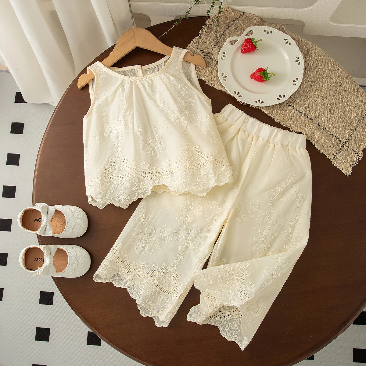 

Комплект из 2 шт./компл., летний хлопковый однотонный топ без рукавов, штаны, комплект детской одежды, простая повседневная пляжная одежда для девочек