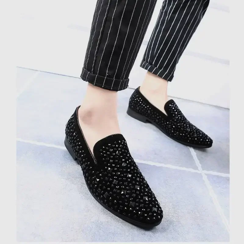 

Fashion Men Leather Shoes Pointed Toe Black Diamond Casual Shoes Men Luxury Design Men Loafers Shoes Big Size 38-48