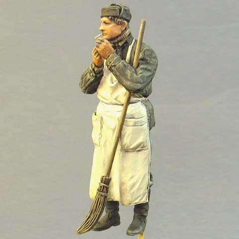 1/35 Moscow janitor Resin kit soldiers GK Military theme of WWII Scene combination Uncoated No colour