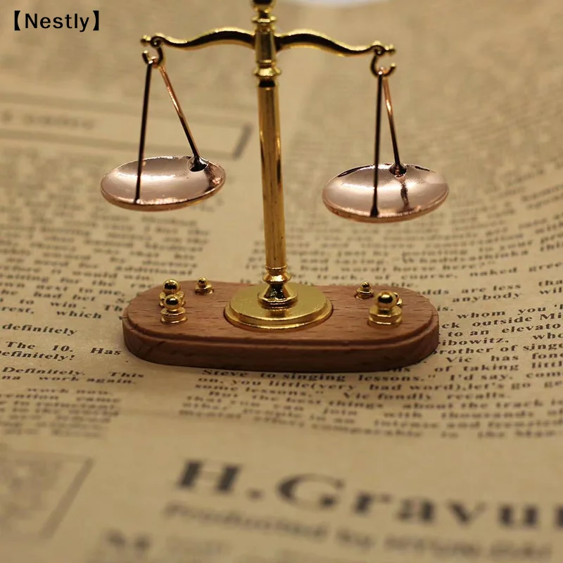 Mini Balança Vintage Decorativa, Acessório Miniatura, Modelo de Balança da Justiça Antiga, Decoração Requintada para Casa, Presente Infantil〔Nest〕