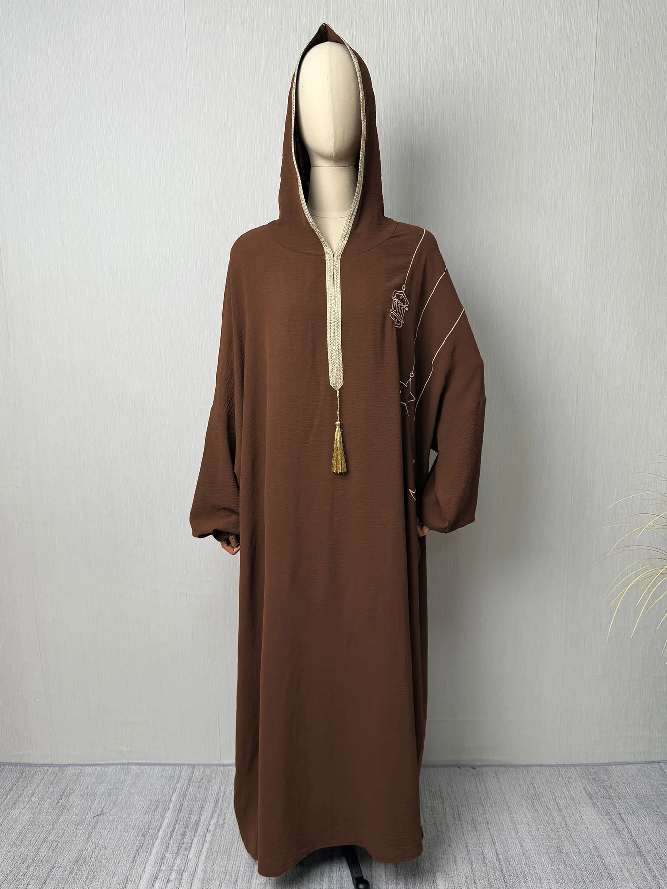 Abaya marrón con capucha con adorno de borla y detalle bordado para mujer, caftán musulmán marroquí, Ramadán Jalabiya, batas árabes islámicas de Dubái