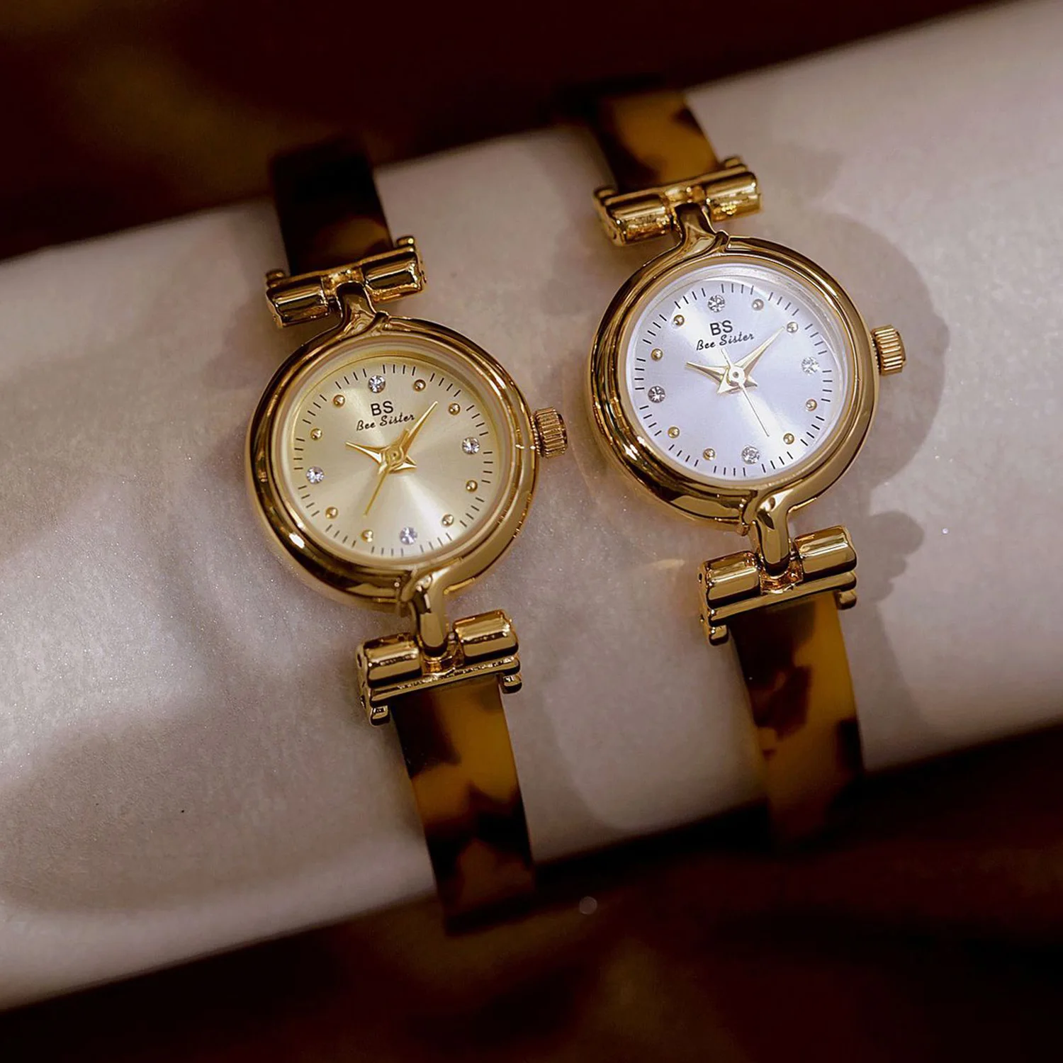الساعات الذهبية للنساء سوار الرجعية السيدات ساعات الكوارتز، العلامة التجارية الفاخرة الأصلية خمر اللباس ساعة اليد النسائية الجديدة