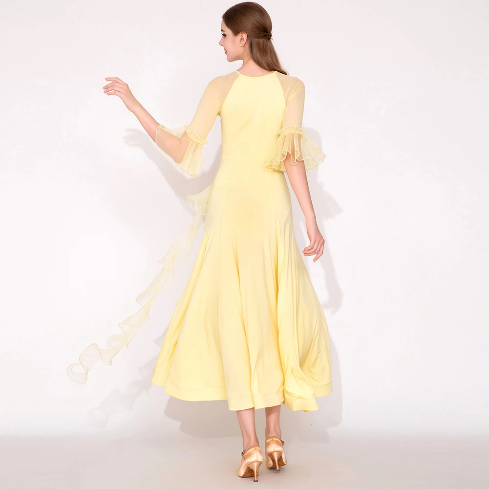 ชุดเดรสยาวสีชมพูหนังสำหรับเต้นบอลรูม ดีไซน์หรูหรา สีเหลืองอ่อนแบบกูส สำหรับการแข่งขันวอลซ์ ชุดบอลรูมใหม่ แต่งระบาย สำหรับการแสดง