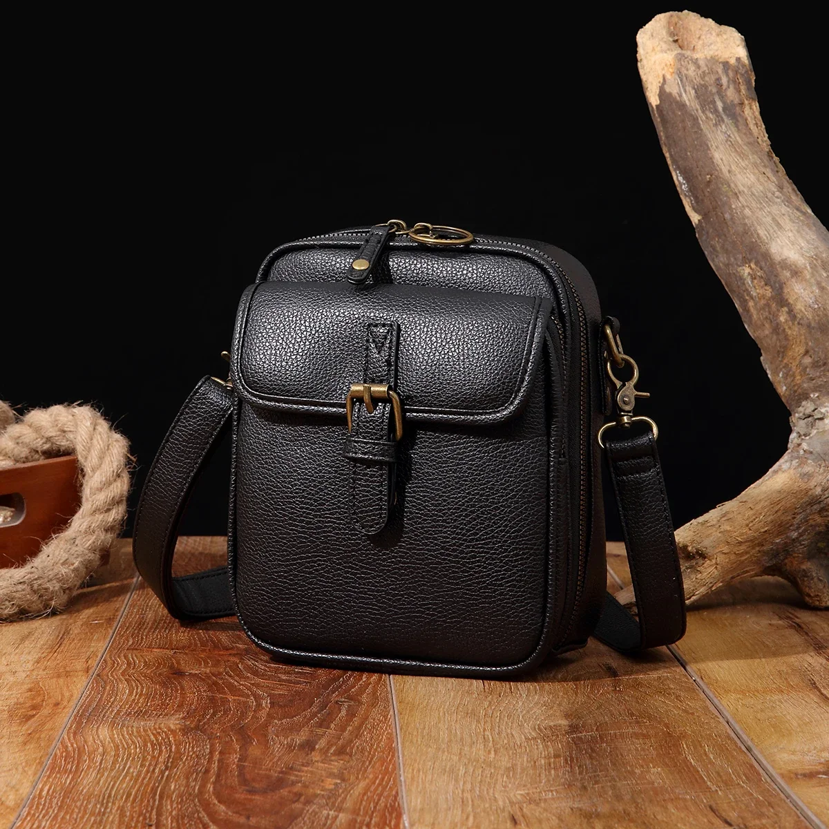 2026 Minimalist Fashion Small Leather Shoulder Bag - Versatile and Practical Crossbody for Daily Use ショルダーウォレット