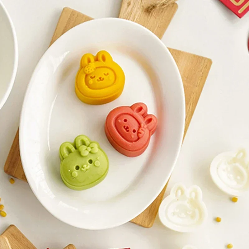 50g 3D Rabbit Baking Mold Cute Rabbit with Flower Moon Cake Mould Pastry Mooncake Hand Press Plastic Mold for Party Festival