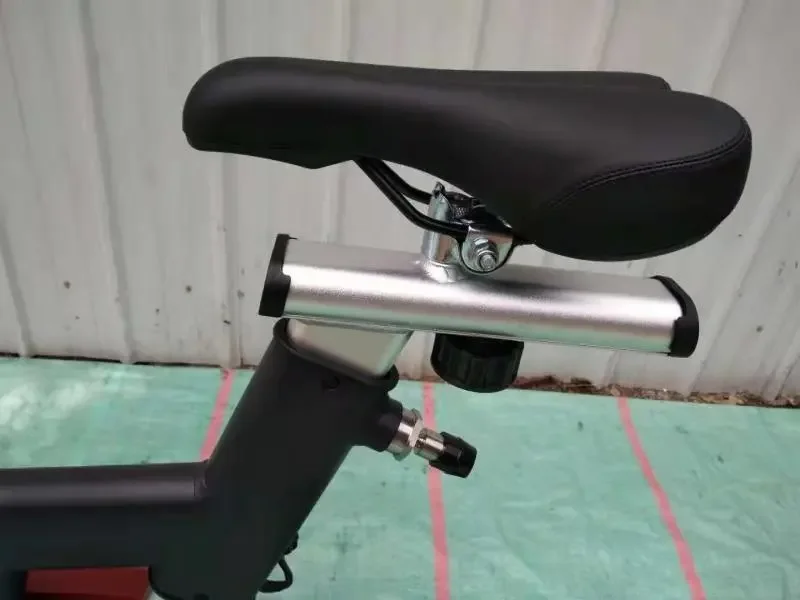 معدات اللياقة البدنية الجديدة ممارسة الدراجة نادي الرياضة ركوب الدراجات دراجة دوارة داخلية