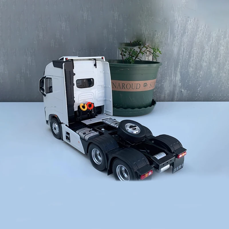 Diecast escala 1:24 dayun v9 caminhão liga cabeça de tração modelo de carro produto acabado simulação brinquedo coleção modelo estático exibição