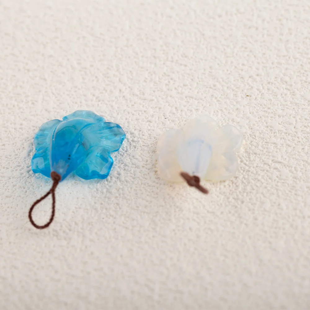 Natural Stone Moon Stone Flower Pendant - DIY Handmade Jewelry 32×10×2mm ，4.1g