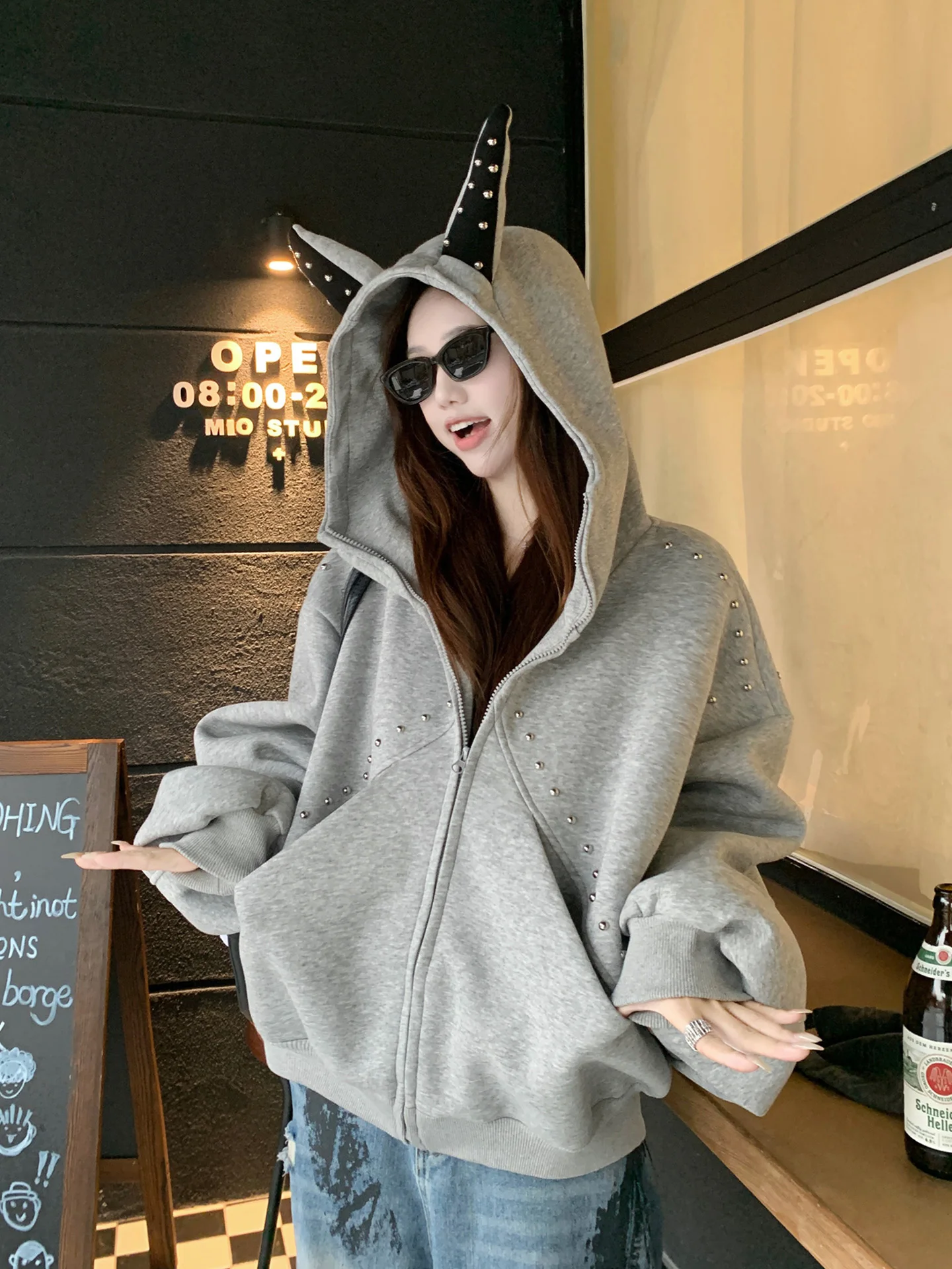 

Женская толстовка больших размеров на молнии, свободного кроя, с дизайном «собачьи ушки», с заклепками и пэчворком, повседневная, в корейском стиле, верхняя одежда