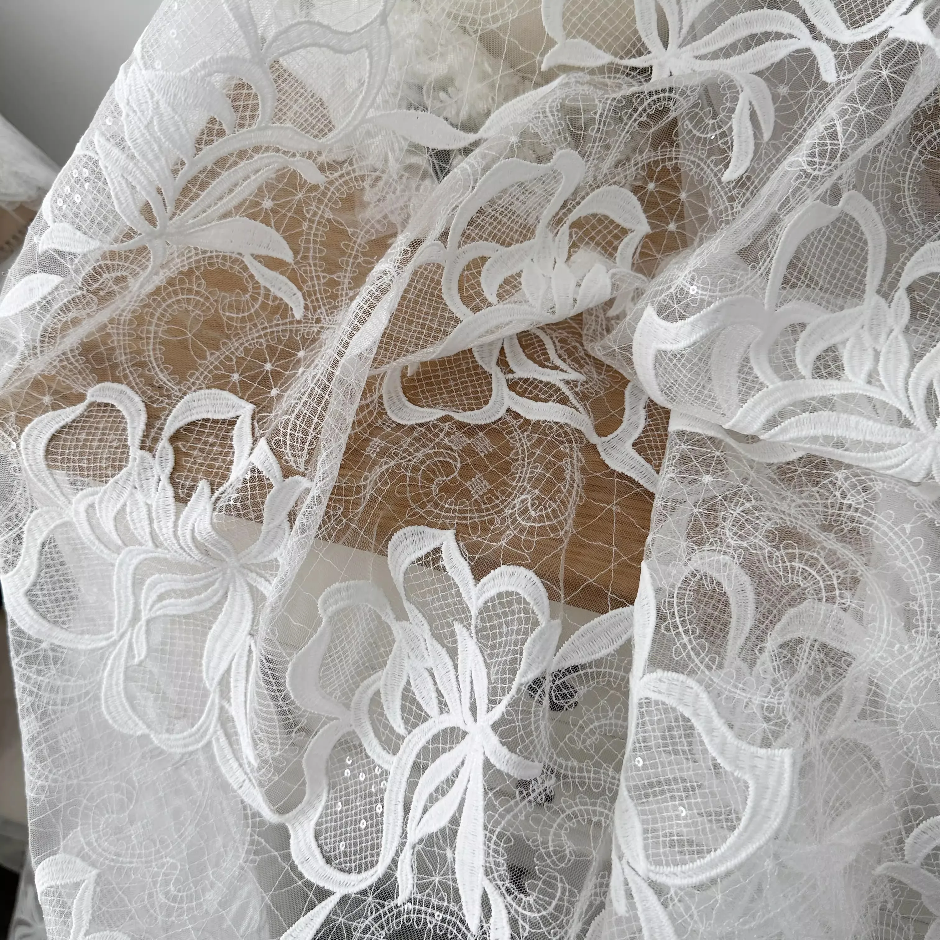 

1 ярд, элитное свадебное платье Hanfu, кружевные аксессуары, повязка на голову, ткань для одежды, изысканная шелковая кружевная ткань с блестками рыбы