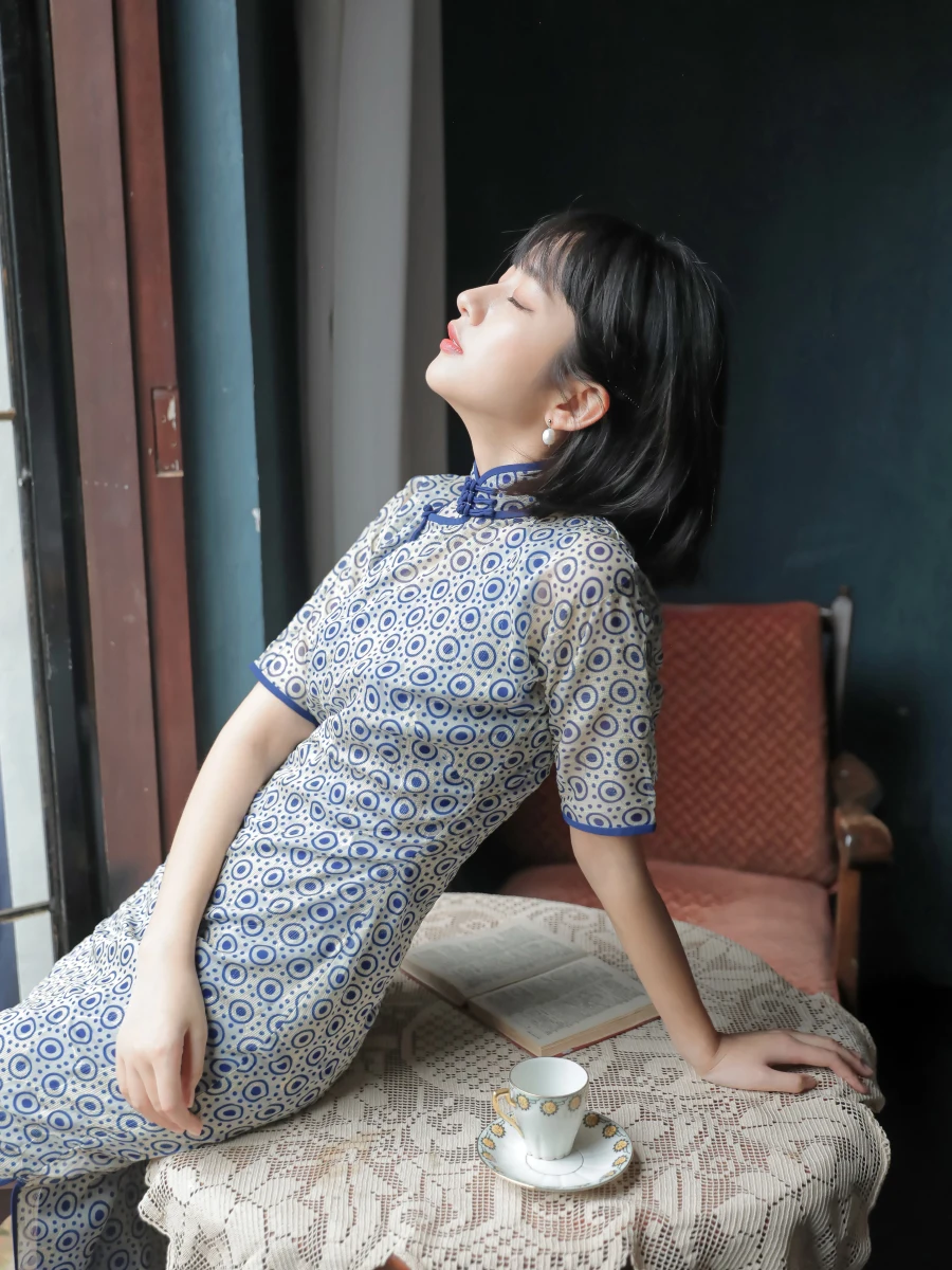 

Long Full Slit Sleeveless Daily Wear Silk Two-Piece Set Floral Pattern Retro Style Low Slit