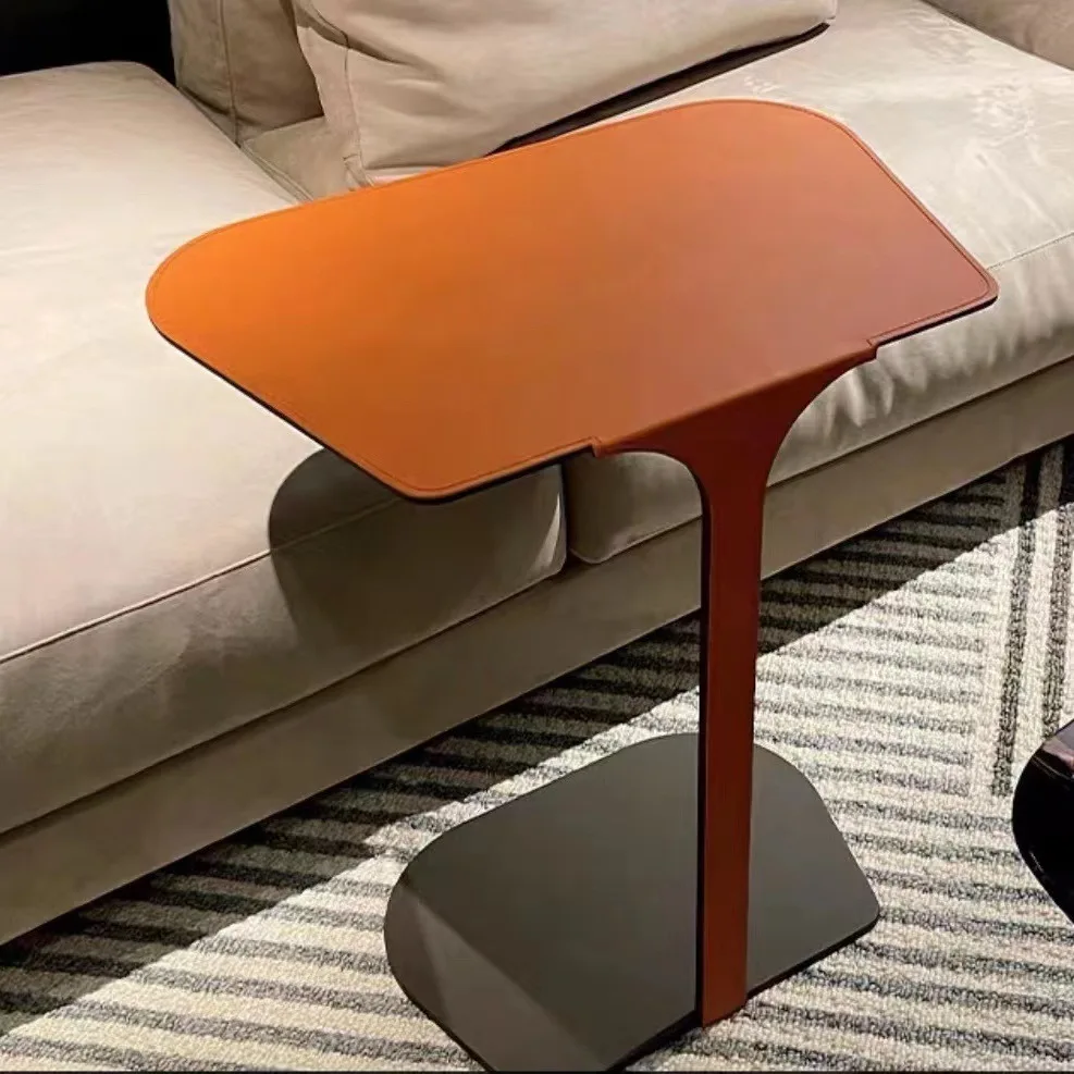 Wuli Italiaanse Licht Luxe Smeedijzeren Side Tafel Minimalistische Designer Oranje Zadel Lederen Vierkante Metalen Bijzettafel