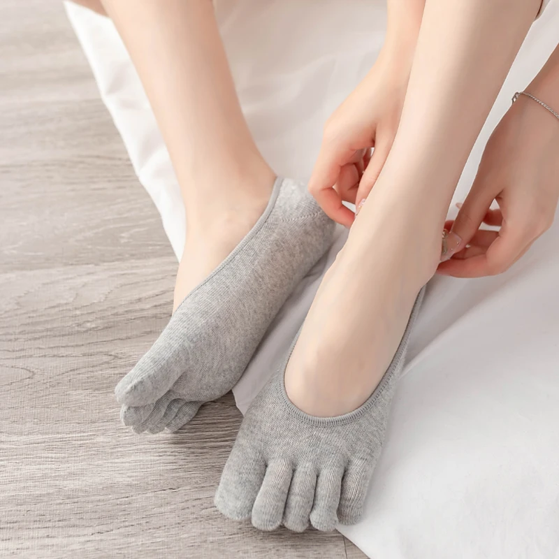 High-quality Women Cotton Five-Finger Socks Summer Thin Funny Toe Invisible Sock Silicone Non-slip socks Breathable Wholesale