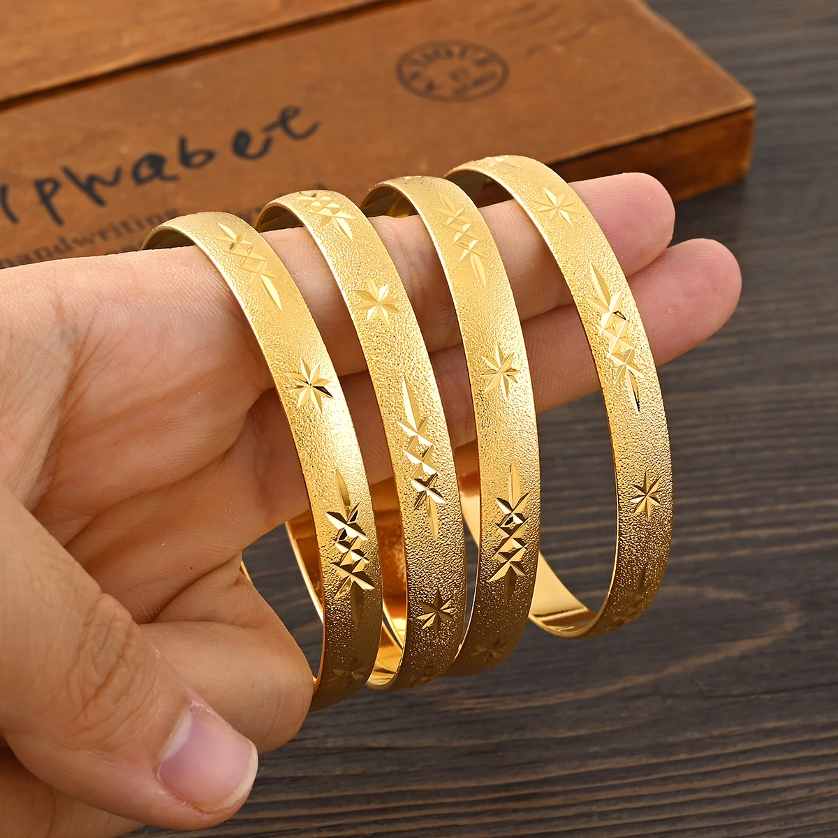 

24k 65MM Dubai Wedding Bangles For Women Ethiopian Jewelry Gold Color Indian Bangles Bracelets Women Birthday Jewelry Gifts