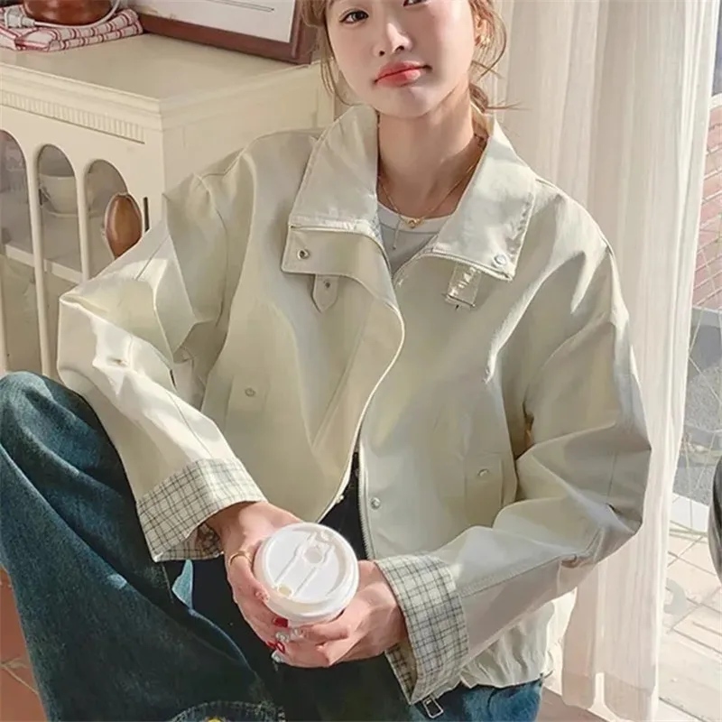 

Korean Women's Simple Beige Coat Short Tooling Loose Jacket 2025 Spring New Female Casual Plaid Stitching Blouse Overwear