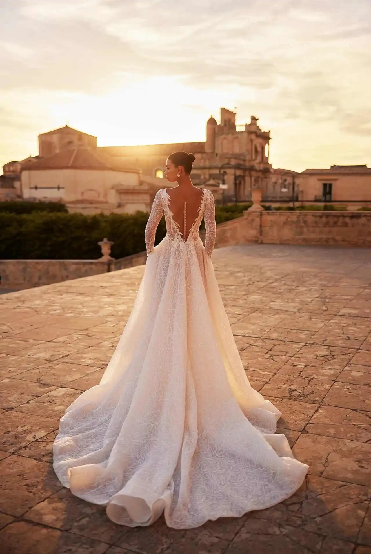 Romantic Wedding Dresses Long Sleeve Lace A Line Gown Illusion V Back Full Flared Skirt Bridal Wedding Ceremony Customized