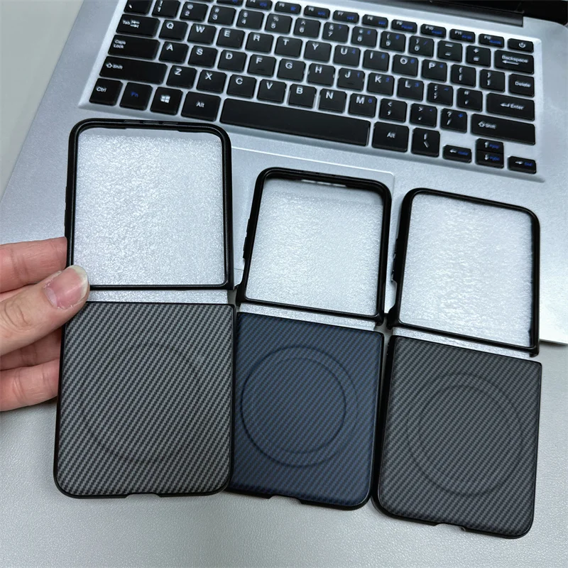 Case for Motorola Razr 60 Ultra 50 Ultra 2025 Razr+ 2024 60 Pro Magnetic Carbon Fiber Pattern Hard Mobile Phone Case Cover