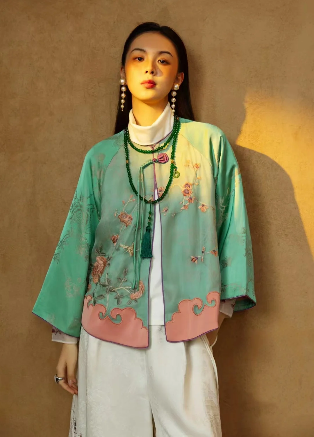 New Chinese style Cardigan coats Green rayon jacquard Buckle buckle loose national style embroidery spring tops