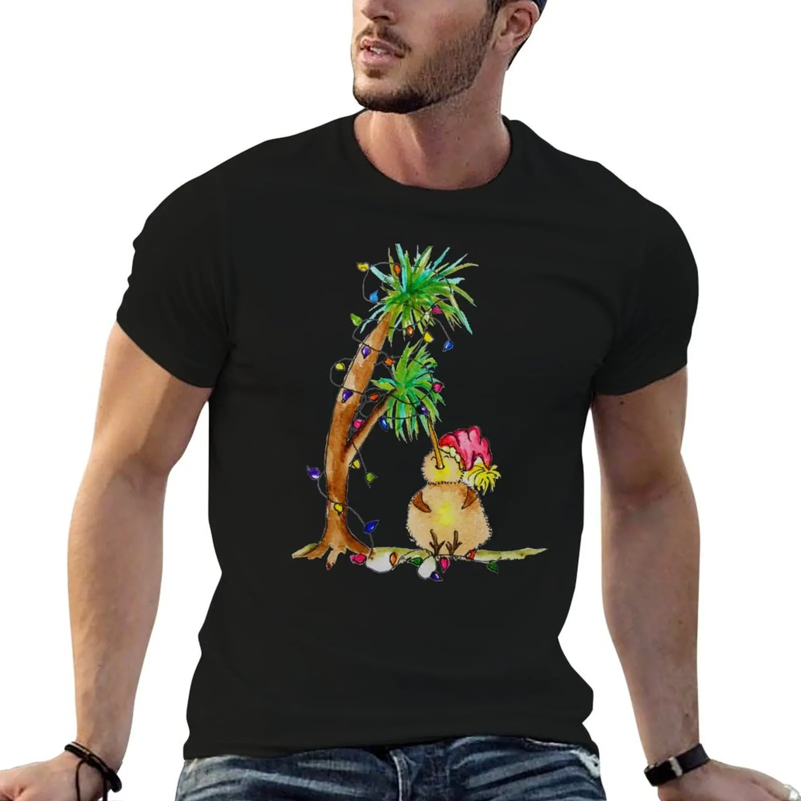 

NZ Kiwi Christmas. Kiwi bird in Xmas Santa hat with cabbage tree and Christmas lights T-Shirt t shirt man casual T-Shirt