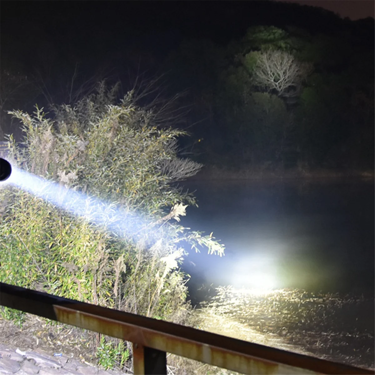 حار بيع انفصال الرقبة الخفيفة القابلة لإعادة الشحن، ضوء العمل LED مع قاعدة مغناطيسية، ضوء ميكانيكي حر اليدين، حول الرقبة