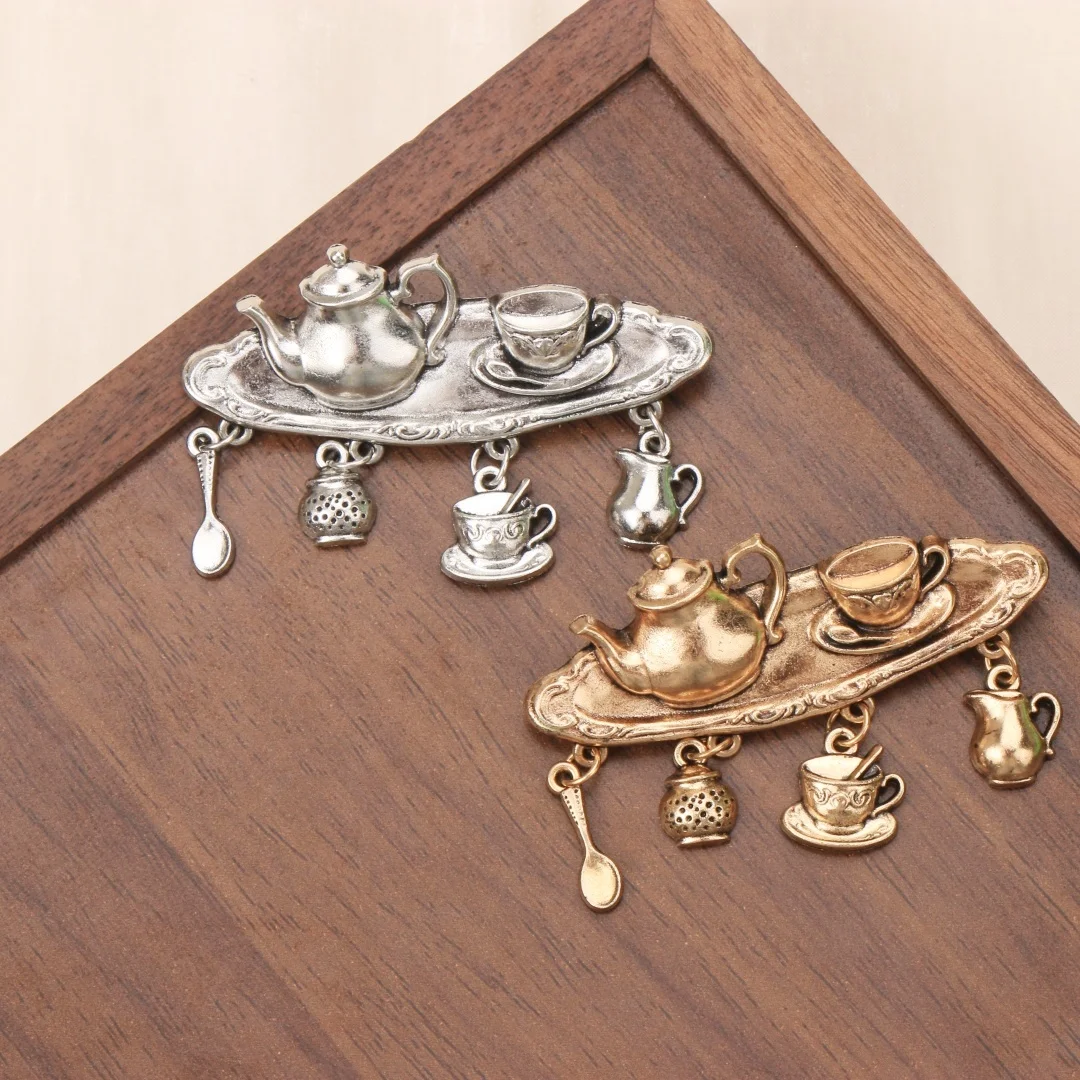 Antique Craft Theme Brooch Vintage Leopard Cat Teatime Tea Set Sewing Machine Hand Shape Lapel Pin Party Costume Decor Jewelry