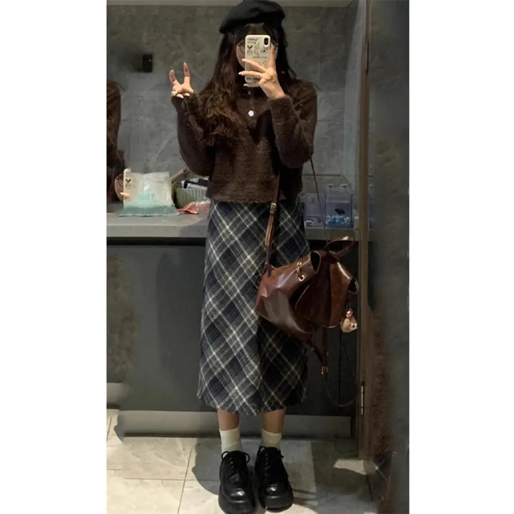 

Women's Vintage Woolen Plaid Skirt High Waist A-Line Mid-Length for Autumn And Winter Small Hip Style 2024 New