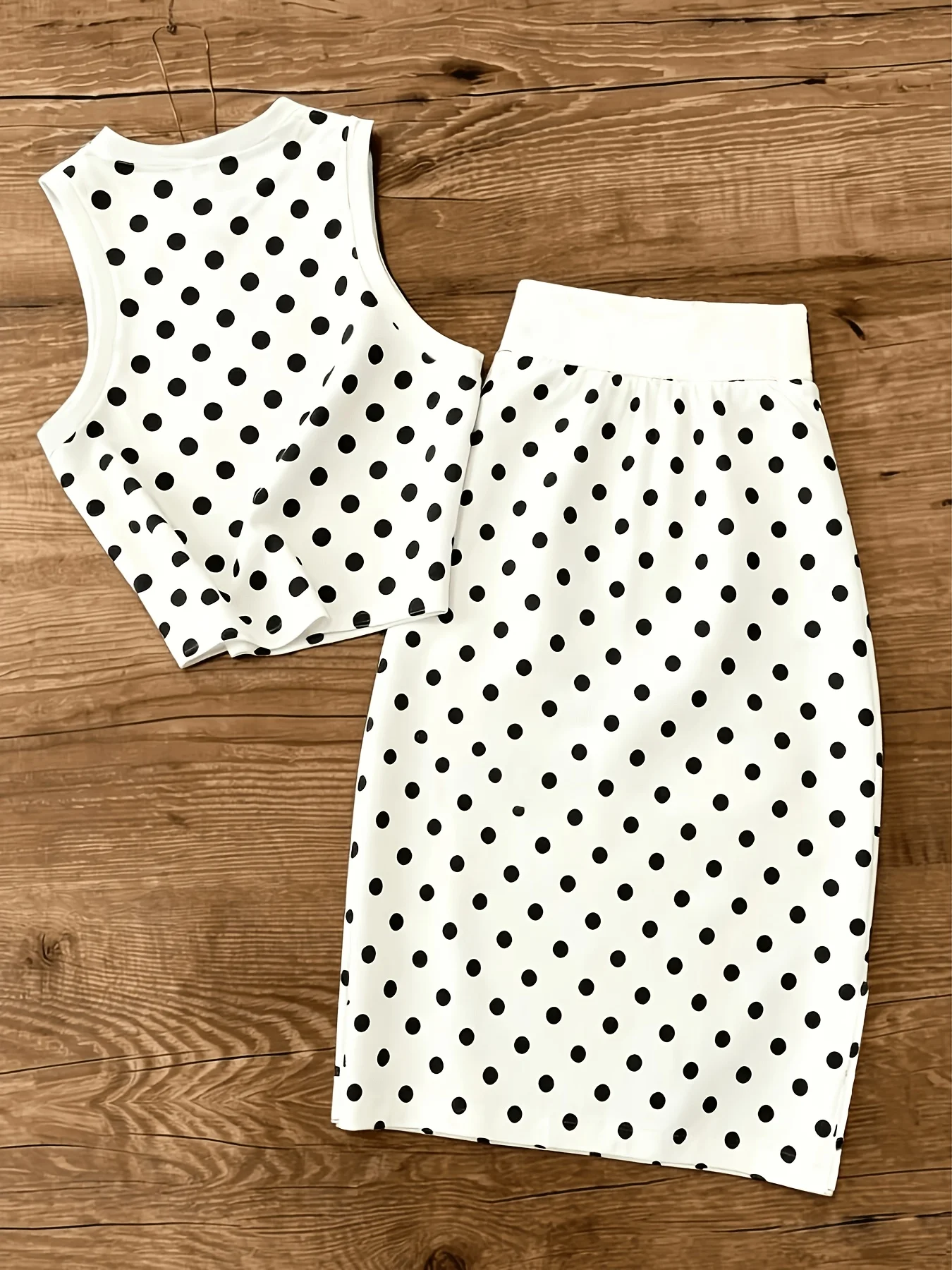 Women's Summer Fashion Sleeveless Top And Waist-Cinching Mini Skirt Casual Two-Piece Set