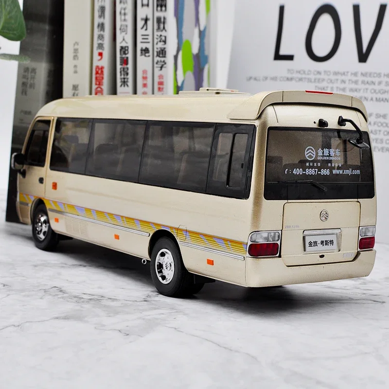 Die Casting 1:24 Scale Toyota Coaster Bus Simulation Alloy Bus Model Metal Toy Gift Children\'s Hobby Souvenir Collection