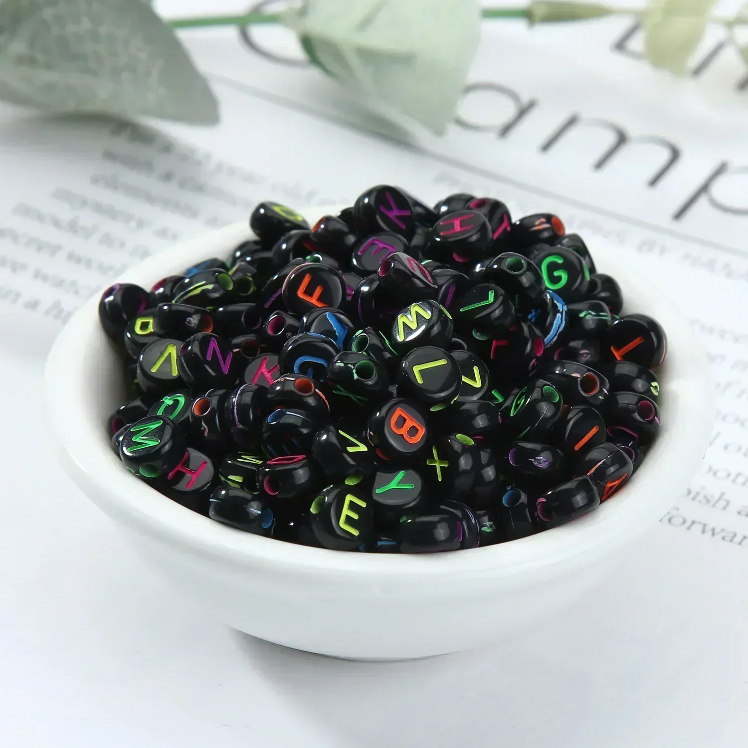 

100-500 шт. черных круглых плоских бусин с буквами алфавита A-Z, акриловые разделительные бусины для изготовления украшений, браслетов и аксессуаров своими руками