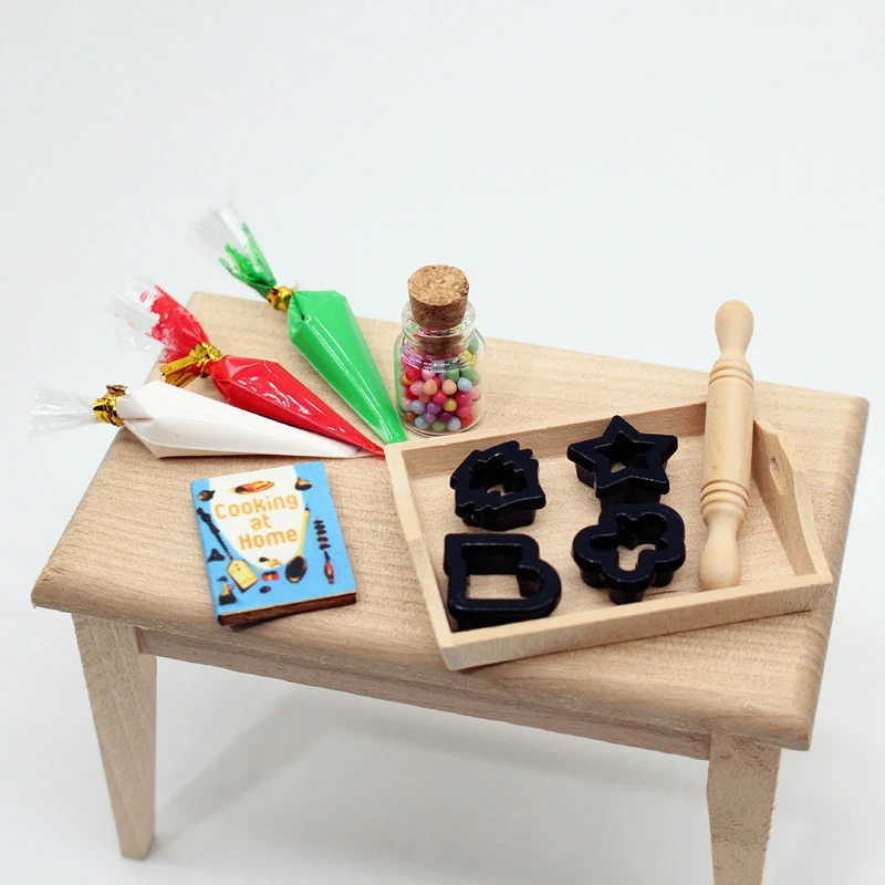 1 set Mini crema per la cottura della casa delle bambole Set di stampi per dolci Set di accessori per utensili da cucina per casa delle bambole Decorazione della casa delle bambole Giocattolo da gioco