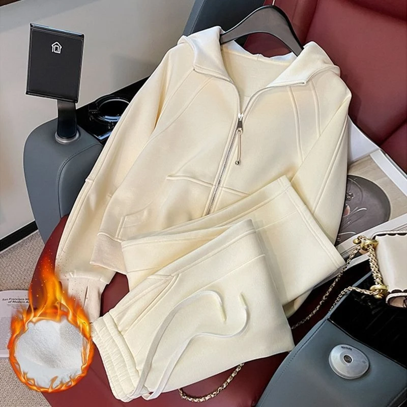 This Is A Casual Sportswear for Women in Autumn Winter, Featuring A Thick Hooded Sweatshirt  Wide-leg Pants As A Sportswear Set.