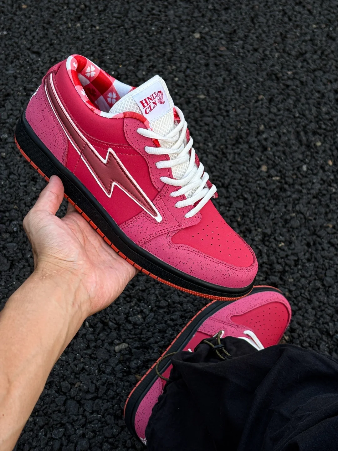 Vintage Red Gradient Lightning Skate Shoes, Unisex Color Block Casual Sneakers, Trendy Embroidered Low-top Sports Shoes