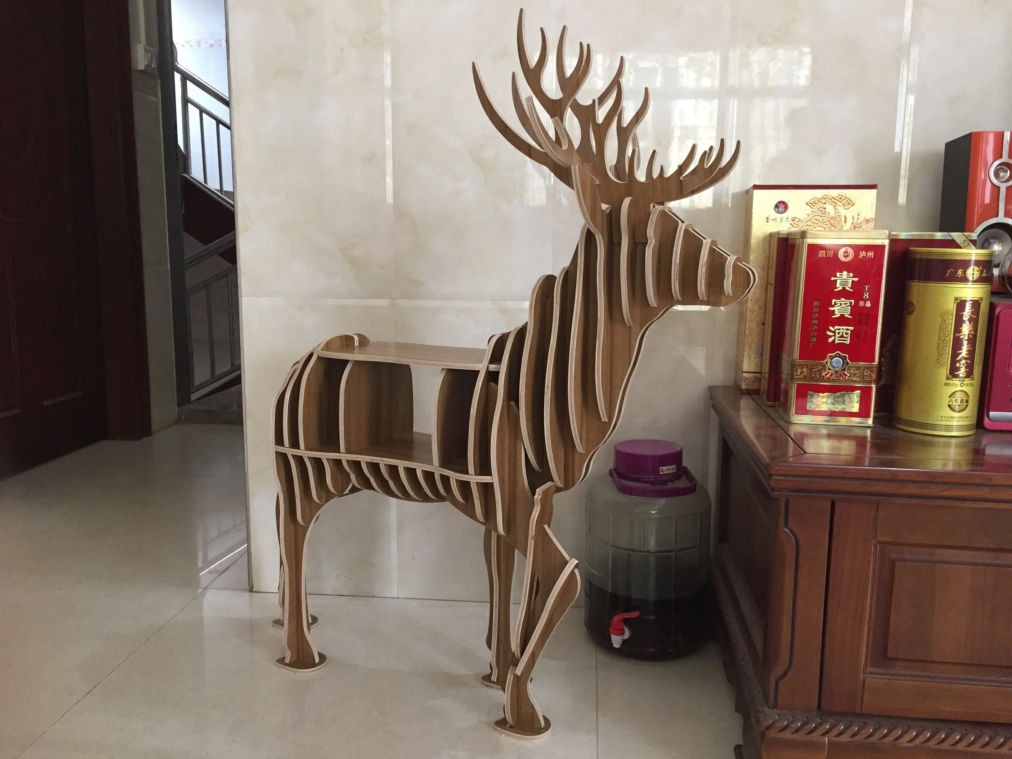 Simple splicing deer bookshelf log deer-shaped picture book shelf window creative props soft floor ornament