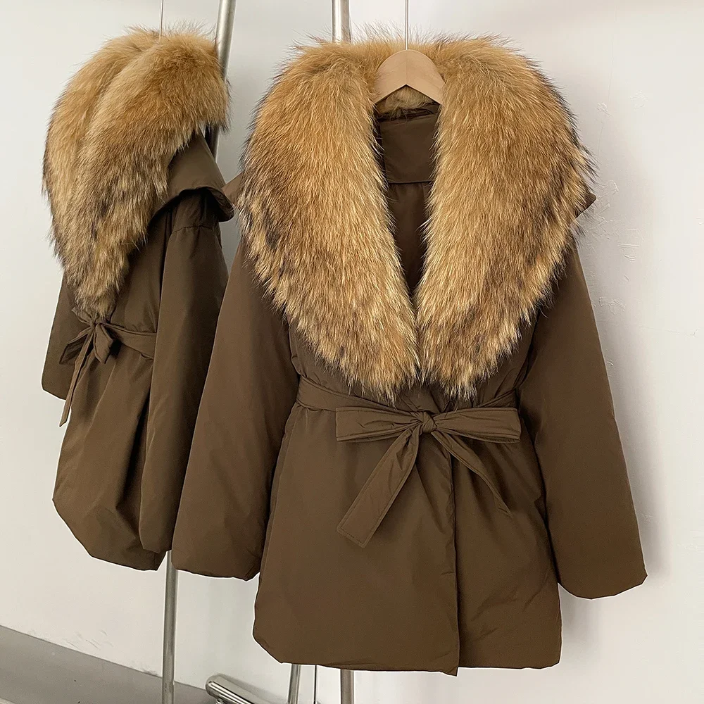 เสื้อโค้ทขนเป็ดขาวแฟชั่น 2025 สำหรับผู้หญิง ปกขนสุนัขจิ้งจอกแท้ธรรมชาติ เสื้อแจ็คเก็ตพัฟฟี่ขนฟู อุ่นหนาพิเศษ เสื้อคลุมฤดูหนาวรุ่นใหม่