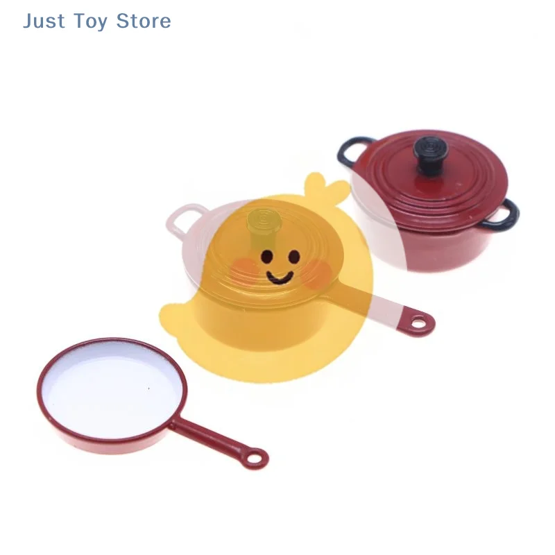 [JT] 3 قطع من مجموعة أواني الطهي المصغرة المصنوعة من السبائك المطلية بالمينا بمقياس 1:12 لبيت الدمى، قدور ومقالي محاكاة لديكور المطبخ وديكورات الأعمال اليدوية ولعبة أطفال