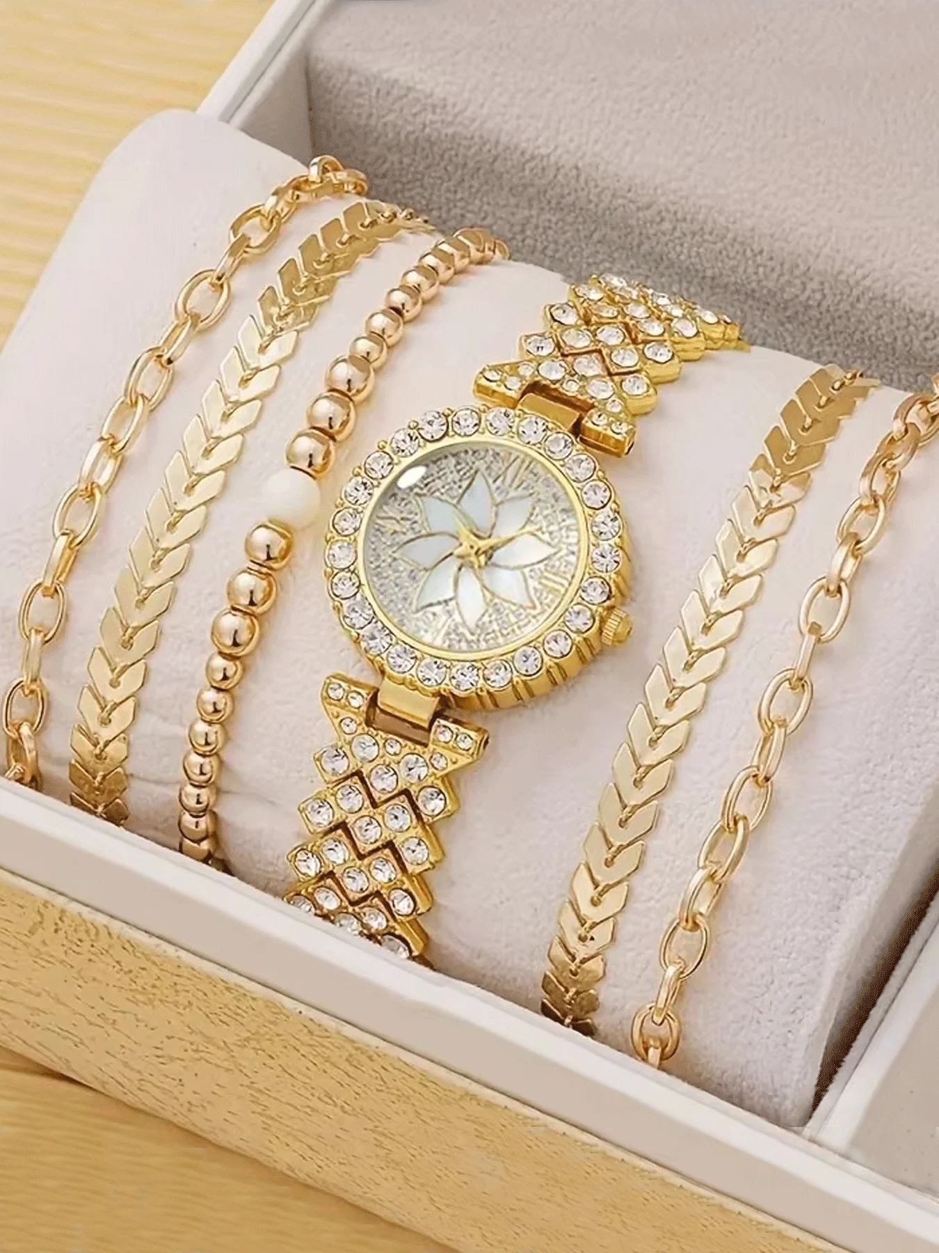 

Изысканные модные часы с римским узором, инкрустированные бриллиантами, женские кварцевые часы-браслет, женские часы