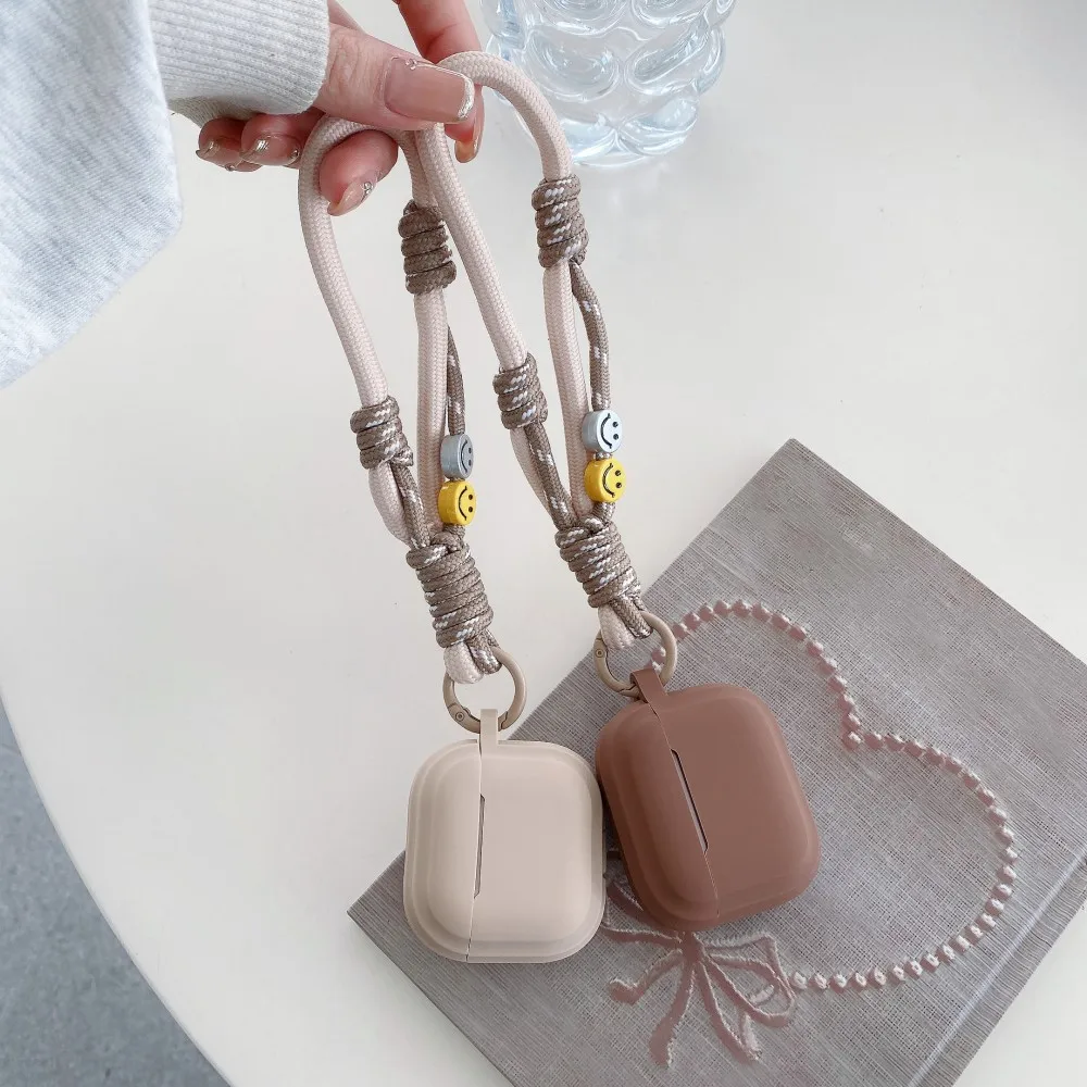 حافظة لأجهزة AirPods 4 3 2 1 Pro2 غطاء الجيل لطيف مع حزام سماعات الأذن من السيليكون الناعم لسماعات AirPods Pro 2 2nd Funda