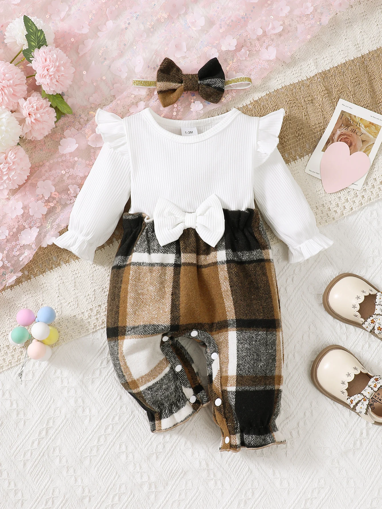 Zimowy kombinezon dla niemowląt i małych dziewczynek (0-1 rok), z długim rękawem, w kratę, z opaską na głowę.