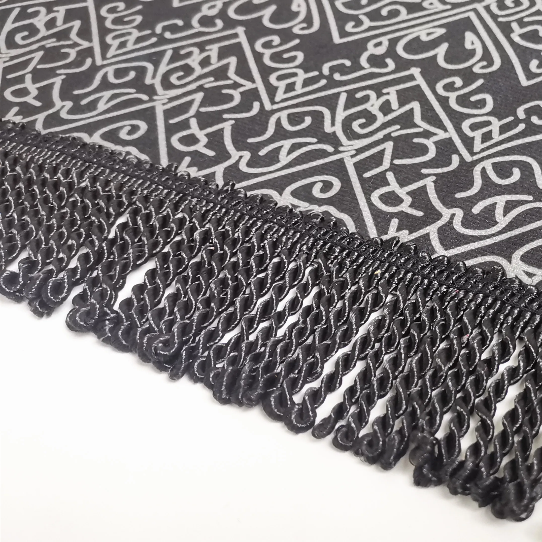 Muslim Prayer Mat Soft Plush Thickened Jacquard Fringed Islamic Rug Machine Washable Non-Slip Living Room Rug