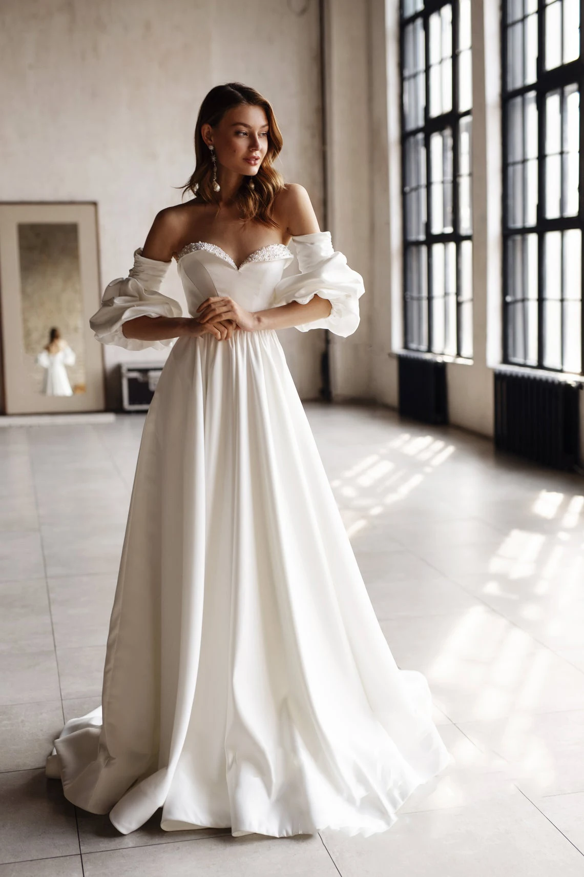 

Detachable Long Sleeves Satin Wedding Dress Pearls Beaded Sweetheart Neck A Line Bridal Gowns Sexy Backless Korean Style Bride