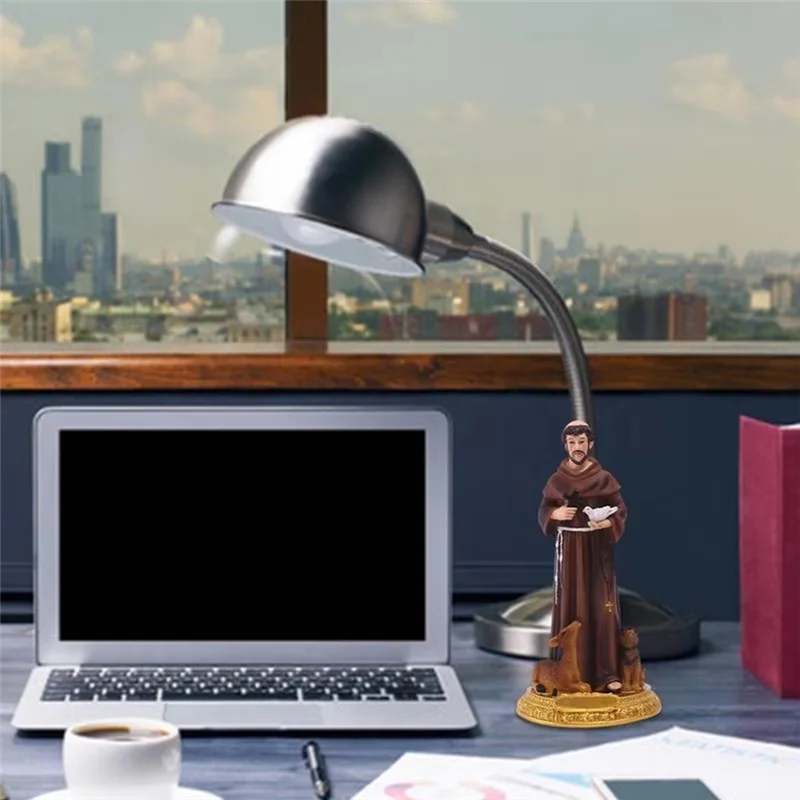 Statue de Francis en résine peinte à la main, Figurine avec colombes croisées, Sculpture de bureau, ornement, cadeau de noël pour la maison, AT51-St
