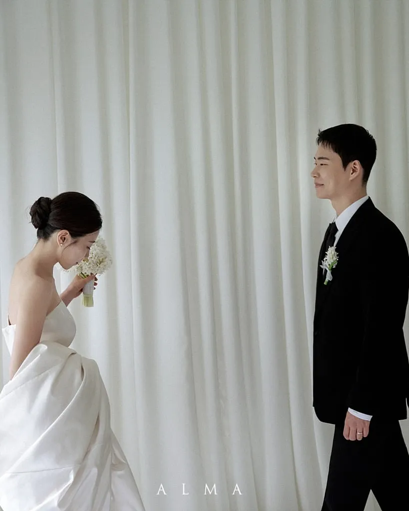 Sondr ใหม่ Elegant ชุดแต่งงานเกาหลี Strapless A Line ชุดเจ้าสาวที่กําหนดเองงานแต่งงาน Snap ชุดงานแต่งงานชุด