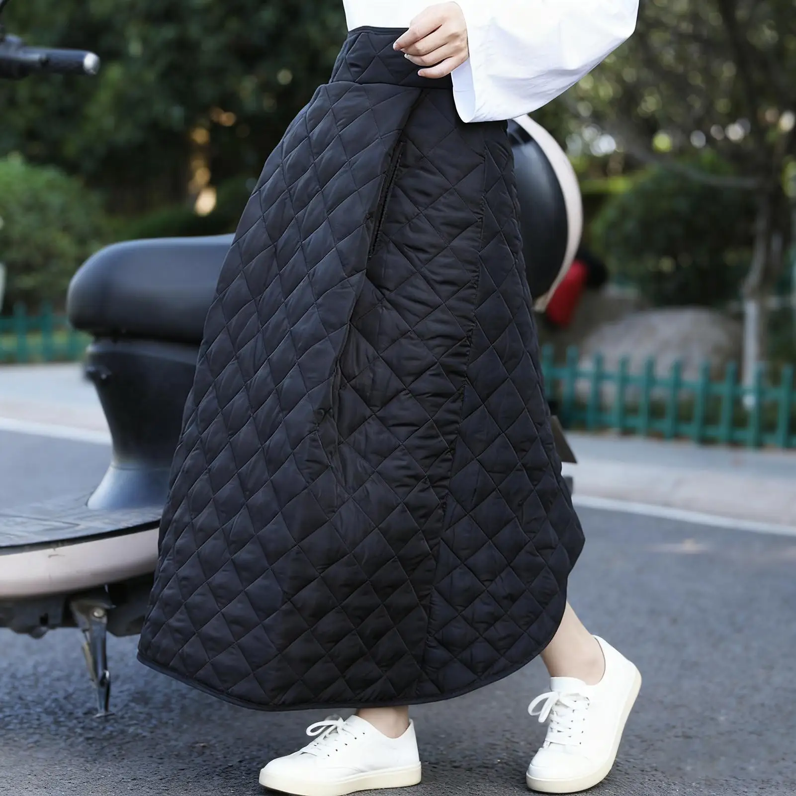 Winter Motorcycle Riding Warm Blanket Waterproof Wearable Adjustable Windproof Cover Heelchair Leg Blanket For Riding Scooter 5