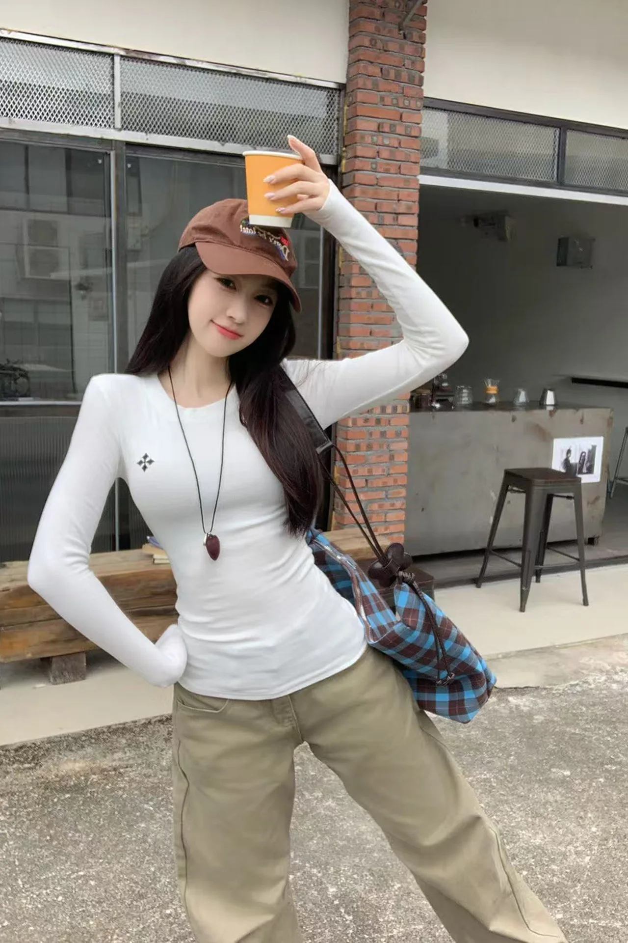 Damska koszulka zimowa 2026, koreańska moda, dekolt okrągły, haftowana koszulka z długim rękawem, obcisła, seksowna koszulka zimowa, odzież damska.