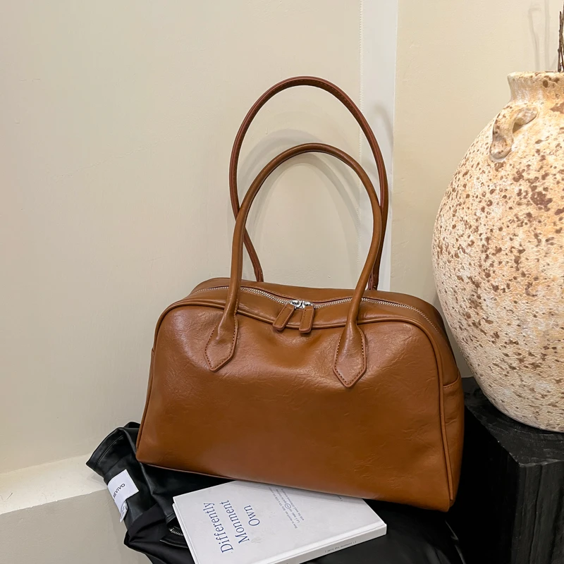 

Fashion Pu Solid Colors Shoulder Bags Sewing Thread New Women's Bags on Sale 2025 Soft Zipper Versatile Handbags Bolso De Hombro